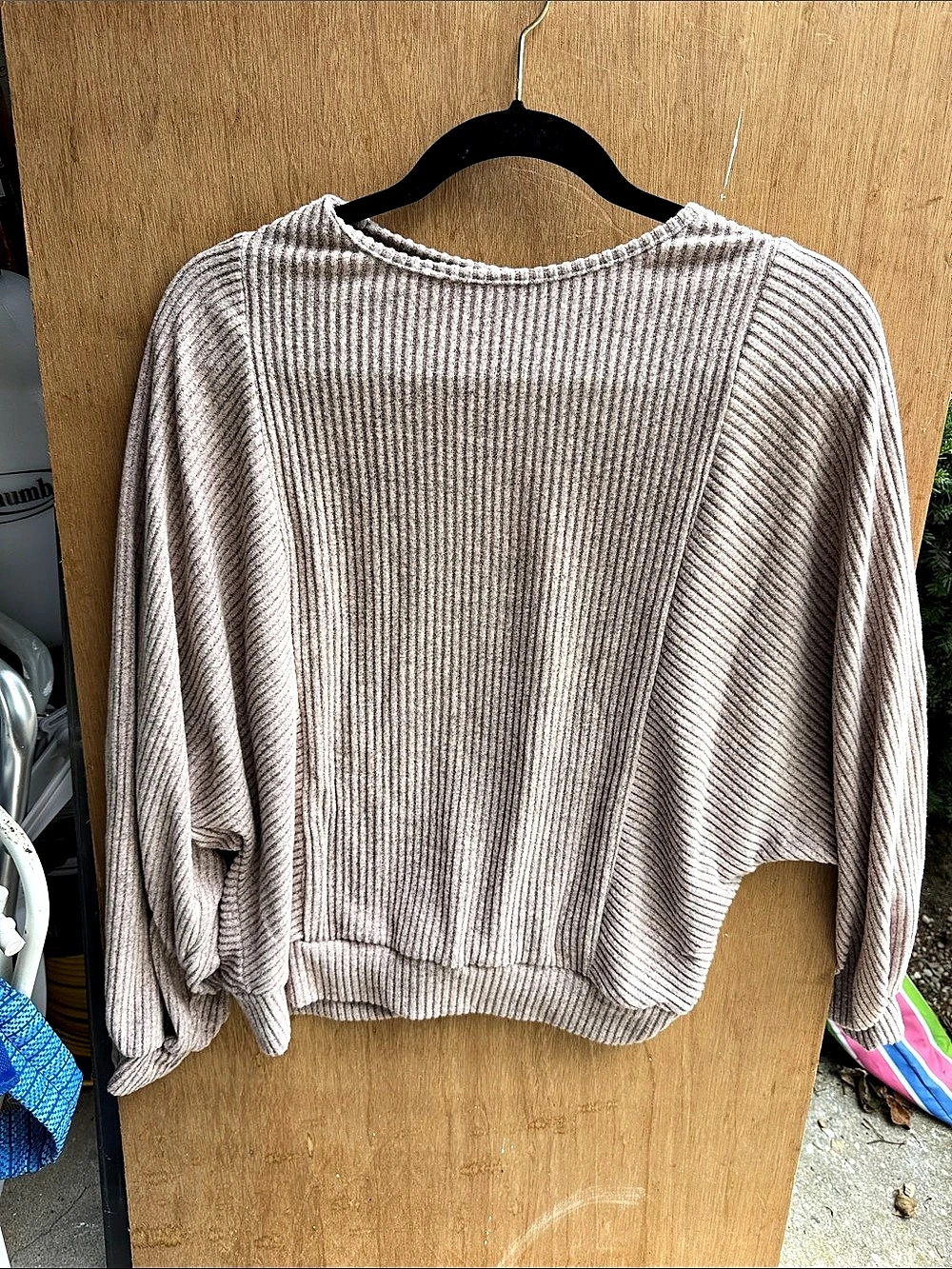 Ribbed Crew Neck Sweater in Pink Like New